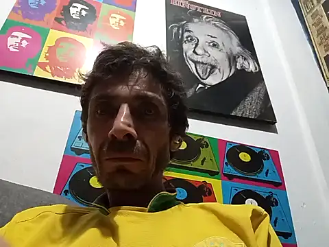 Snapshot of githot chatting on November 3, 2025, 9:21 am githot online show from November 3, 2025, 9:21 am