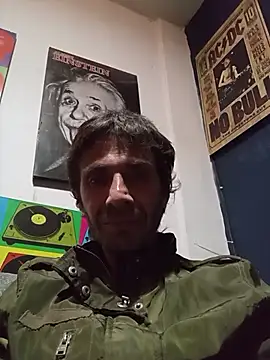 Snapshot of githot chatting on November 16, 2025, 9:37 am githot online show from November 16, 2025, 9:37 am