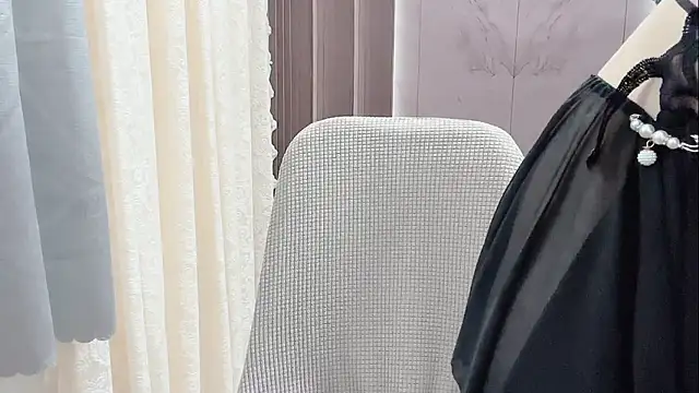 Shenlly online show from December 2, 2025, 1:22 am