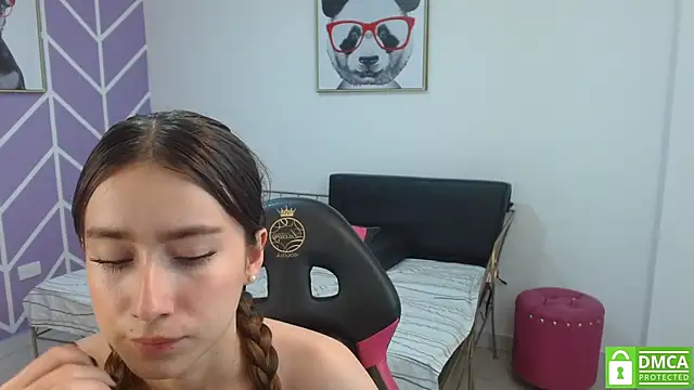 Snapshot of Adhara_Kitten chatting on October 7, 2025, 1:08 pm Adhara Kitten online show from October 7, 2025, 1:08 pm