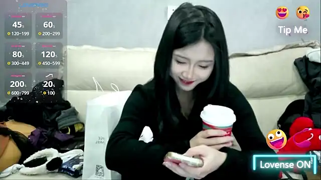 xiaoLI-2025 online show from February 15, 2026, 8:24 am