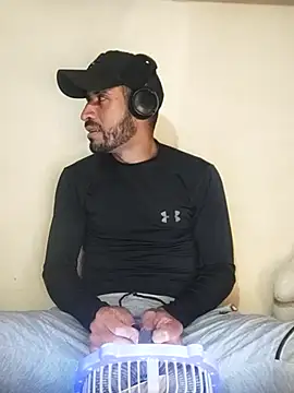 Alexsexygamer online show from November 24, 2025, 7:35 pm