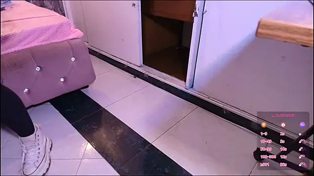 Snapshot of Terraelowen chatting on October 26, 2025, 11:38 am Terraelowen online show from October 26, 2025, 11:38 am