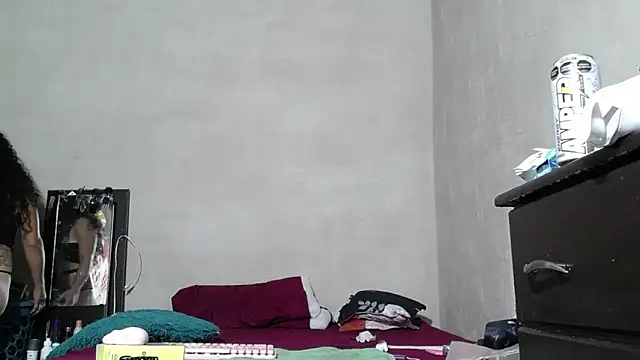 CataleyaRosee online show from May 6, 2026, 7:24 am