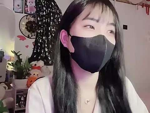 keelinnn19 online show from October 29, 2025, 10:00 pm