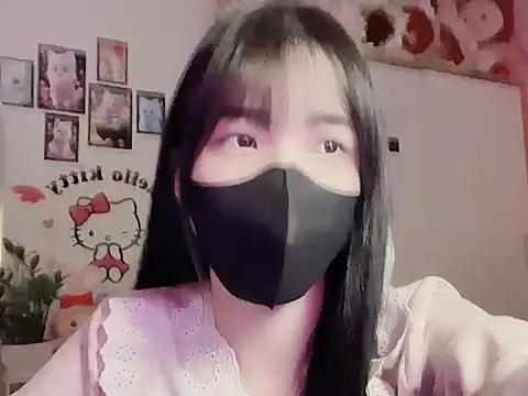 keelinnn19 online show from November 3, 2025, 6:09 pm