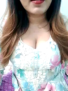 Snapshot of Suhana_Darling chatting on October 13, 2025, 9:59 pm Suhana Darling online show from October 13, 2025, 9:59 pm