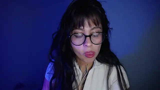 sophiaa 7 online show from March 26, 2026, 1:55 am