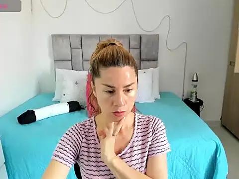 Snapshot of angie_blondies chatting on September 25, 2025, 3:16 pm angie blondies online show from September 25, 2025, 3:16 pm