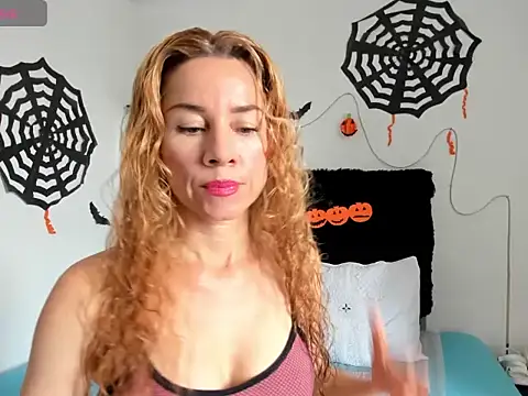 Snapshot of angie_blondies chatting on October 6, 2025, 3:53 pm angie blondies online show from October 6, 2025, 3:53 pm