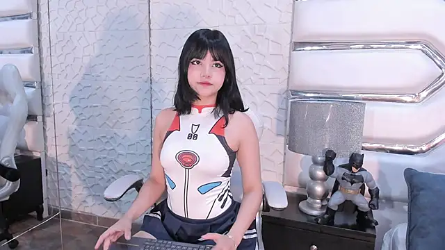 TatiLee online show from December 20, 2025, 2:35 pm