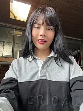 TatiLee online show from May 21, 2026, 1:40 pm