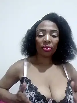 Snapshot of SEXYMOANSXX chatting on September 16, 2025, 6:53 pm SEXYMOANSXX online show from September 16, 2025, 6:53 pm