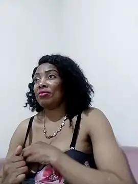 Snapshot of SEXYMOANSXX chatting on October 4, 2025, 8:18 pm SEXYMOANSXX online show from October 4, 2025, 8:18 pm