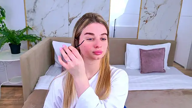 SweetyLicky online show from March 8, 2026, 4:11 pm