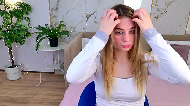 SweetyLicky online show from May 11, 2026, 3:07 pm