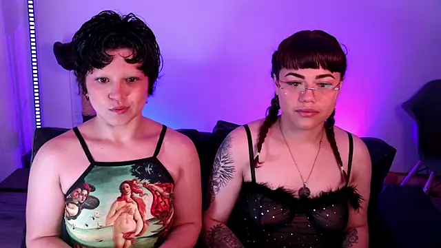 Snapshot of marsearth22_ chatting on October 18, 2025, 4:30 pm marsearth22  online show from October 18, 2025, 4:30 pm