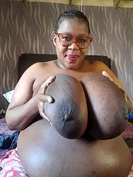 Snapshot of BoobsQueen46K chatting on June 10, 2026, 10:58 am BoobsQueen46K online show from June 10, 2026, 10:58 am