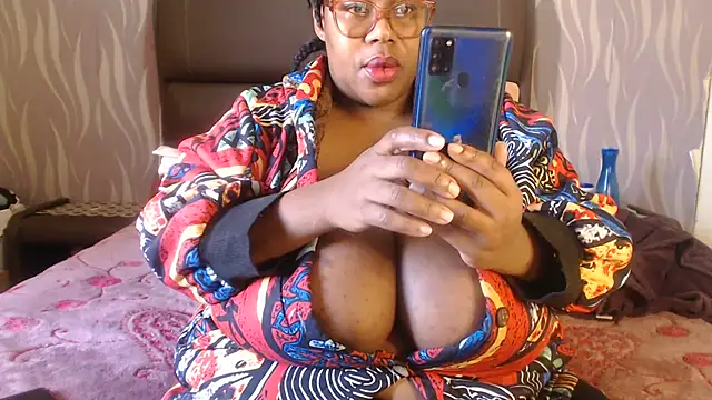 Snapshot of BoobsQueen46K chatting on June 23, 2026, 11:30 am BoobsQueen46K online show from June 23, 2026, 11:30 am