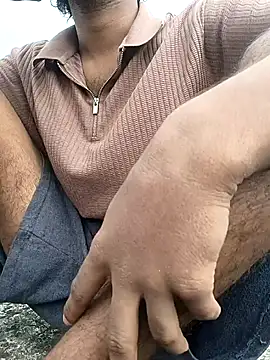teddydddd online show from October 5, 2025, 8:34 am