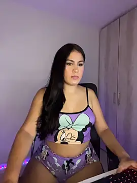 OriannaLuna online show from October 17, 2025, 12:01 am