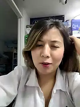 Snapshot of Sophie_del_Castillo chatting on October 31, 2025, 12:55 am Sophie del Castillo online show from October 31, 2025, 12:55 am