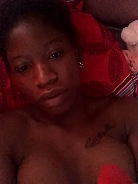 MichellePose online show from November 12, 2025, 4:51 pm