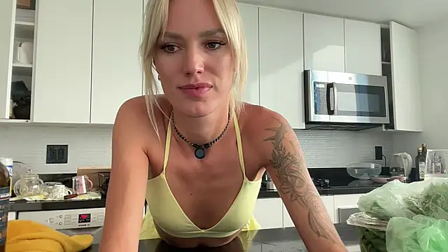 Ohbabykelly online show from April 28, 2026, 10:26 pm