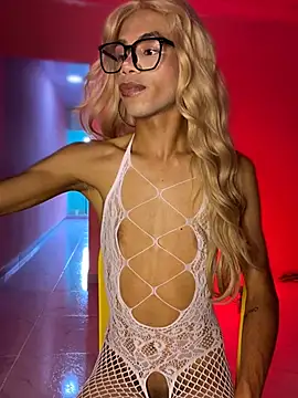 Katy bratz  online show from February 24, 2026, 9:35 pm