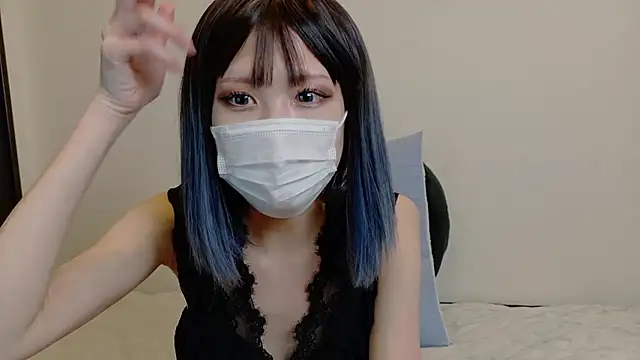 sarina at online show from May 3, 2026, 9:37 am