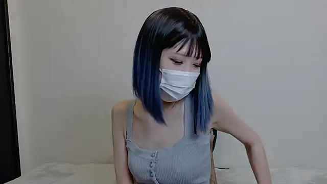 sarina at online show from May 12, 2026, 4:31 am
