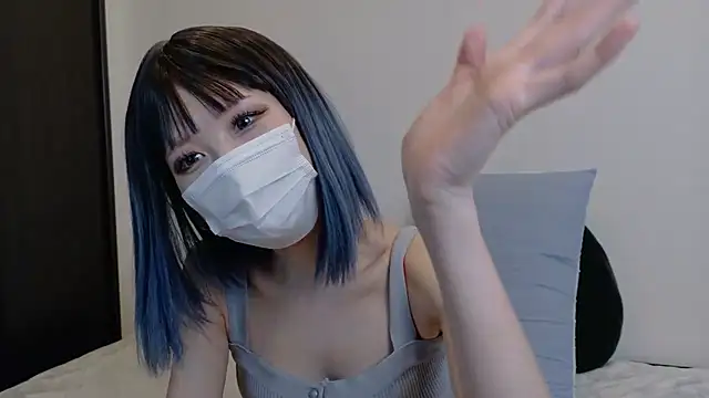 sarina at online show from July 10, 2026, 9:34 am