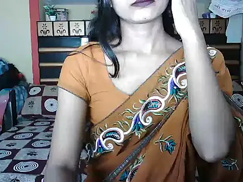 Snapshot of ROSE_GOLDE chatting on October 2, 2025, 2:13 pm ROSE GOLDE online show from October 2, 2025, 2:13 pm