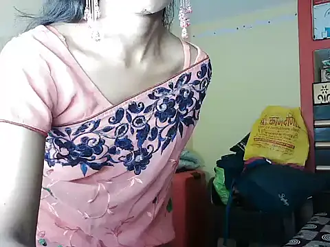 Snapshot of ROSE_GOLDE chatting on October 5, 2025, 2:48 pm ROSE GOLDE online show from October 5, 2025, 2:48 pm