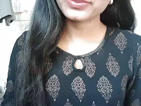 Snapshot of ROSE_GOLDE chatting on October 26, 2025, 4:18 am ROSE GOLDE online show from October 26, 2025, 4:18 am