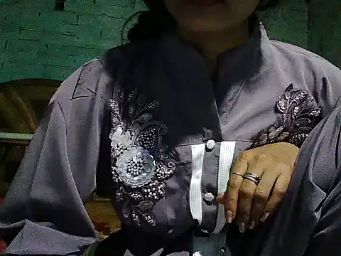 Snapshot of ROSE_GOLDE chatting on October 28, 2025, 11:58 am ROSE GOLDE online show from October 28, 2025, 11:58 am