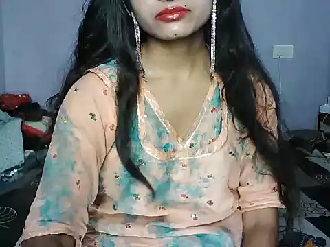ROSE GOLDE online show from May 24, 2026, 5:01 am