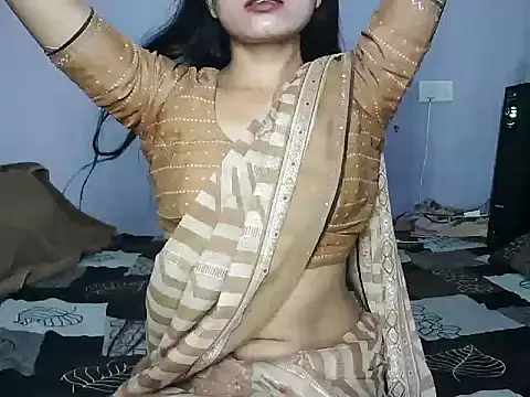 ROSE GOLDE online show from May 27, 2026, 1:19 pm