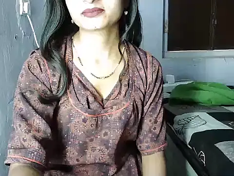 ROSE GOLDE online show from June 8, 2026, 12:49 pm