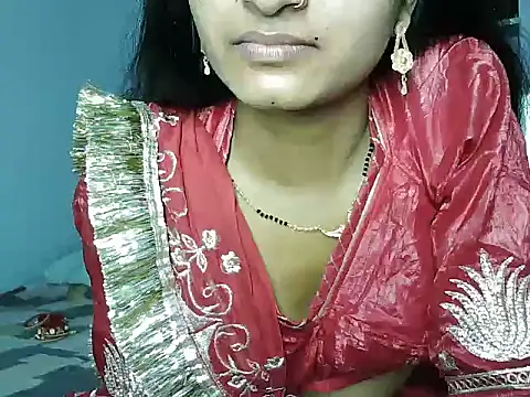ROSE GOLDE online show from June 14, 2026, 10:01 pm