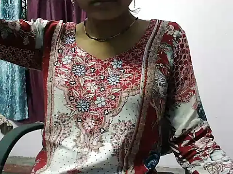 ROSE GOLDE online show from July 18, 2026, 7:12 am