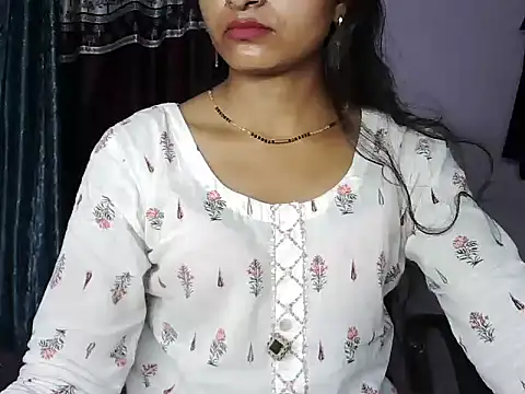 ROSE GOLDE online show from July 19, 2026, 6:17 am