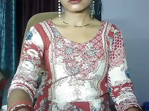 ROSE GOLDE online show from July 22, 2026, 4:15 am