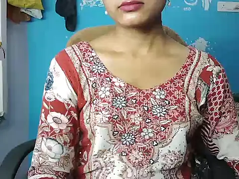 ROSE GOLDE online show from August 6, 2026, 1:57 pm