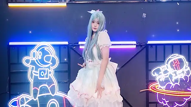 EYgirl222 online show from September 27, 2025, 8:47 pm