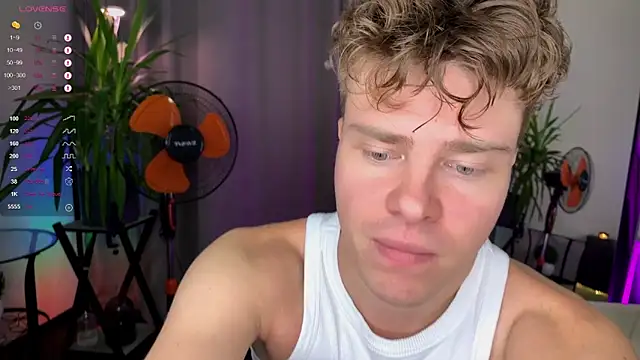 Snapshot of holy_eggs_02 chatting on August 9, 2026, 7:46 am holy eggs 02 online show from August 9, 2026, 7:46 am