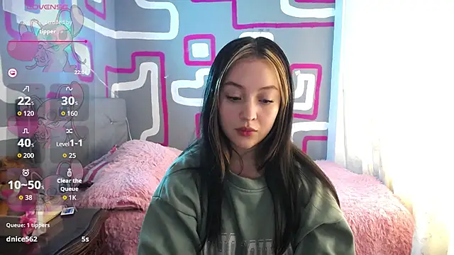 vero doll2 online show from March 24, 2026, 3:06 pm