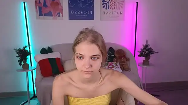 Snapshot of 4example_Chloe chatting on January 13, 2026, 11:04 am 4example Chloe online show from January 13, 2026, 11:04 am