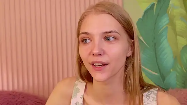 Snapshot of 4example_Chloe chatting on April 2, 2026, 5:38 am 4example Chloe online show from April 2, 2026, 5:38 am