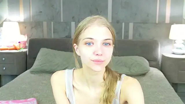 Snapshot of 4example_Chloe chatting on April 3, 2026, 5:49 am 4example Chloe online show from April 3, 2026, 5:49 am